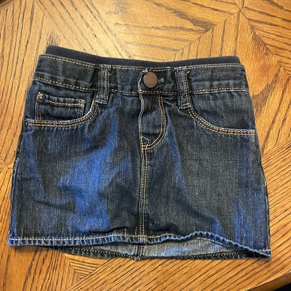Pull-on denim mini skirt